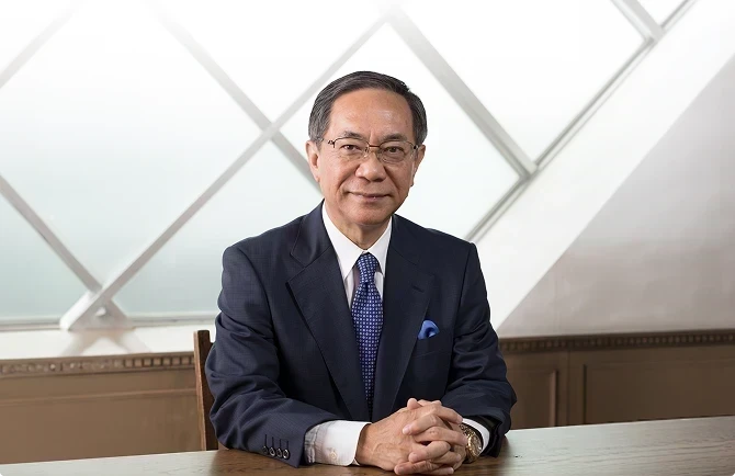 校長　内薗 幸一